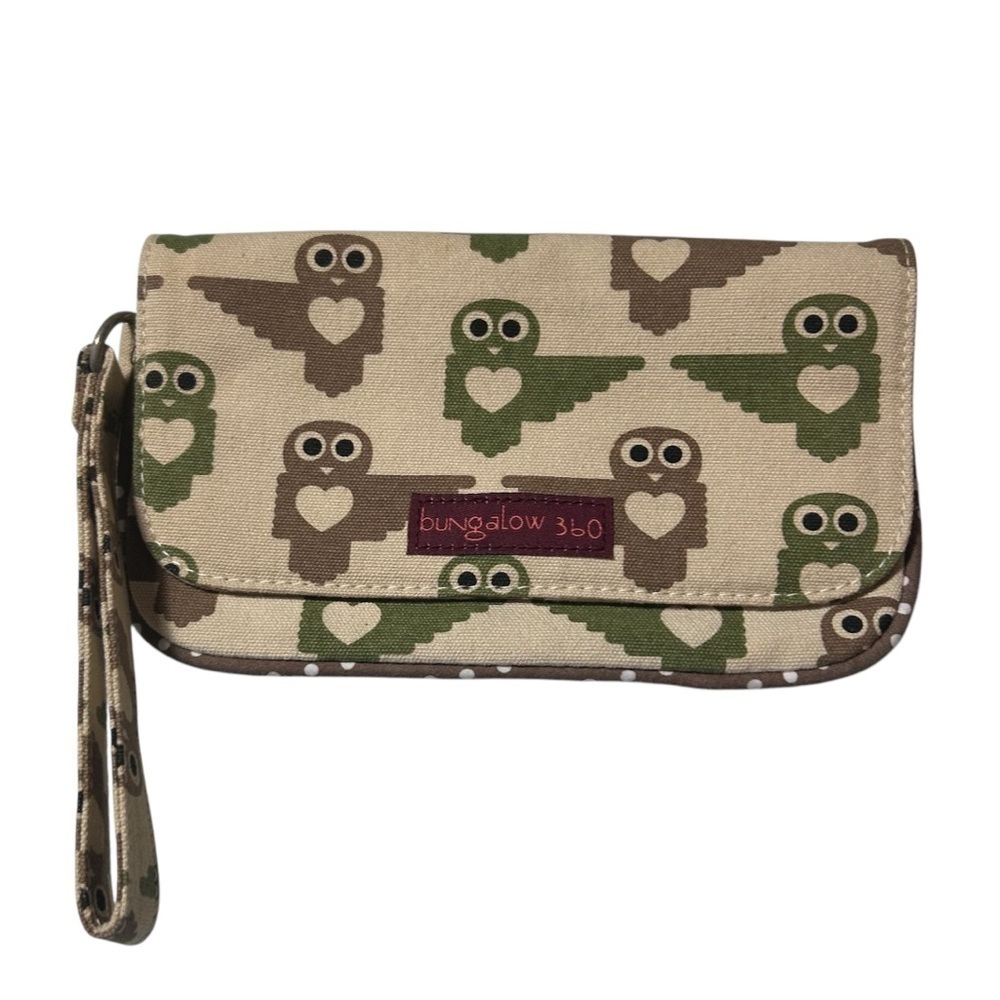 Bungalow 360 Women’s Owl Camo Wristlet Wallet EUC